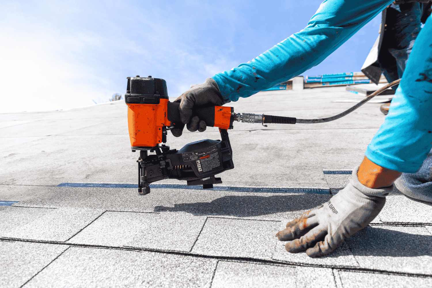 An illustration of a roofing installation process, focusing on proper techniques.