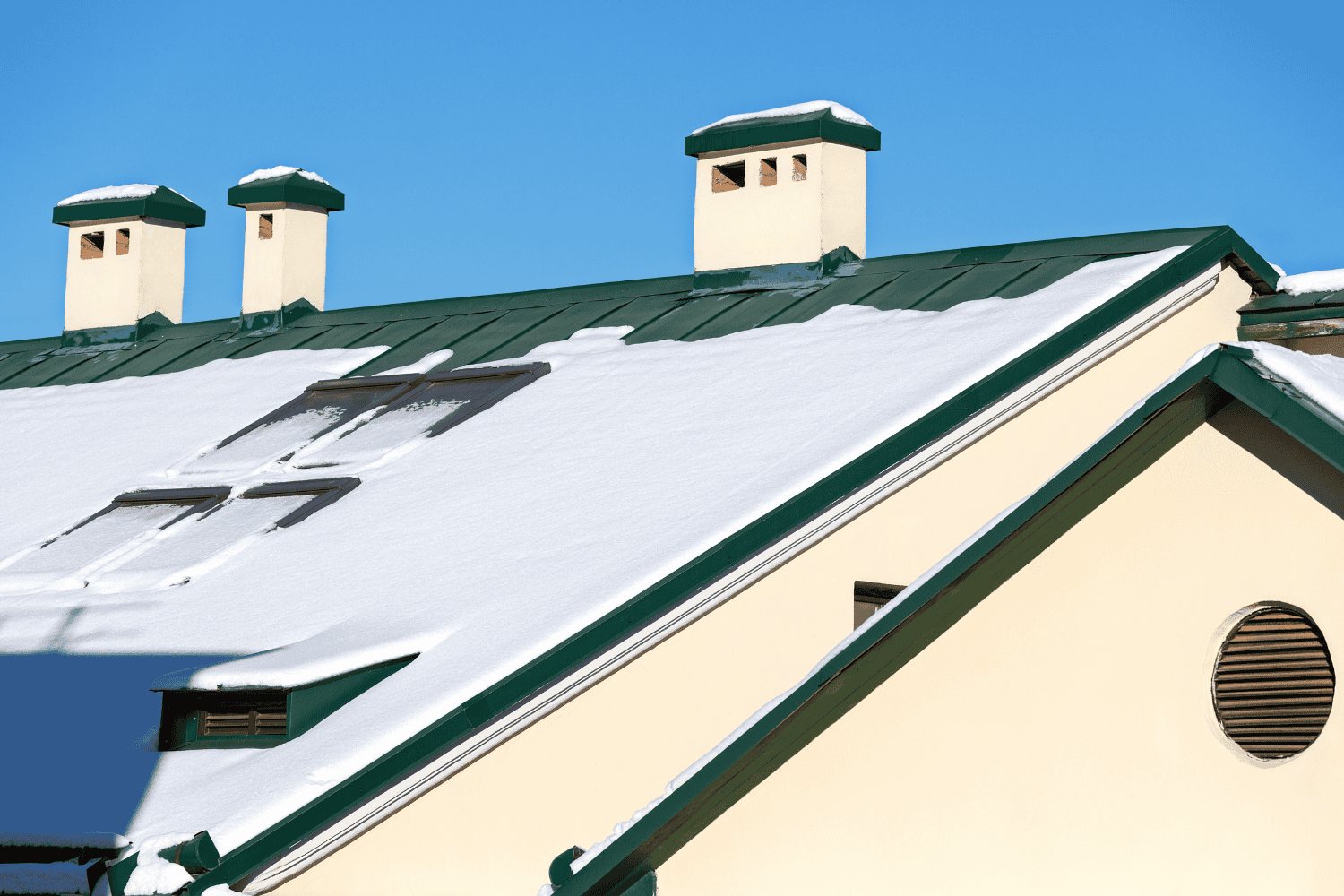 Different types of roofing materials suitable for winter conditions.